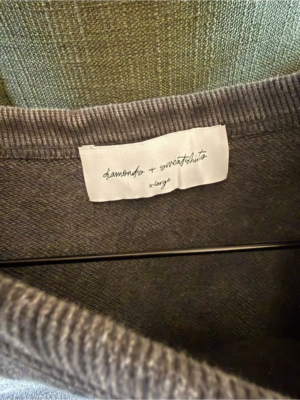 Diamonds and Sweatshirts size XL - Picture 4 of 10